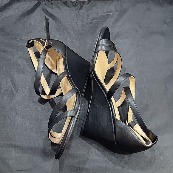 DIDIFU WEDGE MULTI-STRAP ADJUSTABLE BUCKLE ROUND TOE SANDAL - Picture 13 of 16